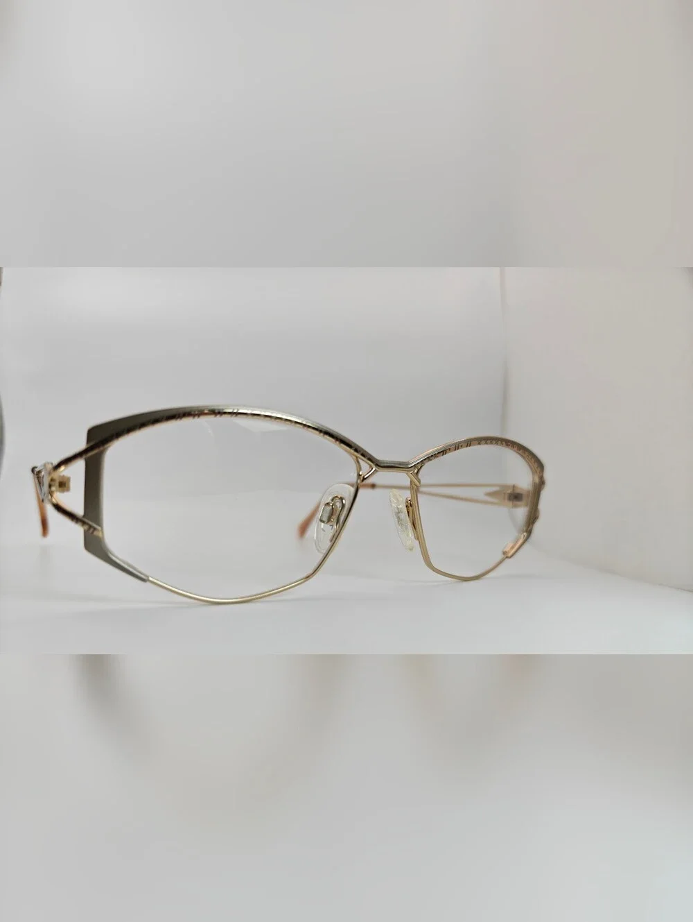 Cazal. Cazal 129. Col 923. Women's Gold Metal Cat-Eye Eyeglass Frame
